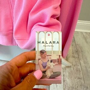 Women's pink size small New with tags never worn Halara sweatshirt